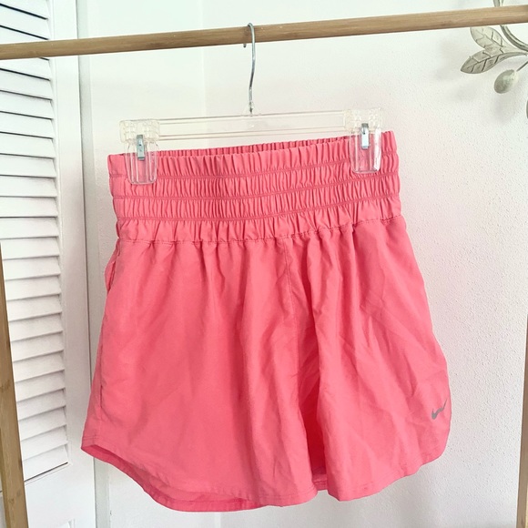 Women's Dri-FIT Ultra High-Waisted 3" Brief-Lined Shorts - Picture 1 of 2